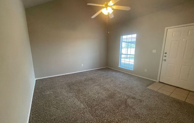 3 beds, 2 baths, 1,062 sqft, $1,395, Unit 122