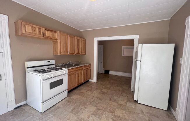 1 bed, 1 bath, 700 sqft, $1,000