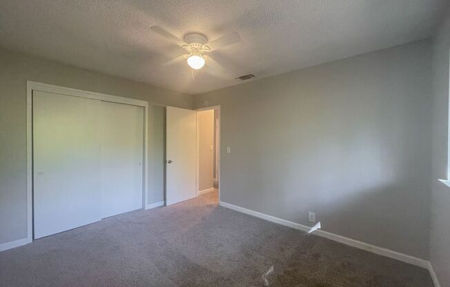 2 beds, 1 bath, 850 sqft, $1,350, Unit 4