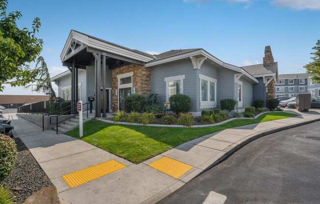 Regency Park Apartments Building Exterior