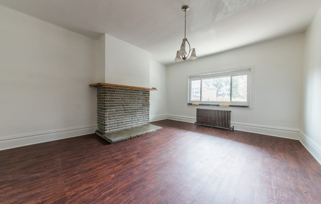 AVAILABLE JUNE - Gorgeous 5 Bedroom Home Near Grandview Park!