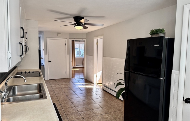 2 beds, 1 bath, $2,300, Unit 1