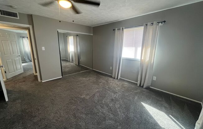 2 beds, 1 bath, $1,300, Unit Unit #A