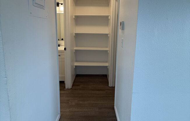 Studio, 1 bath, 404 sqft, $750, Unit Unit 7