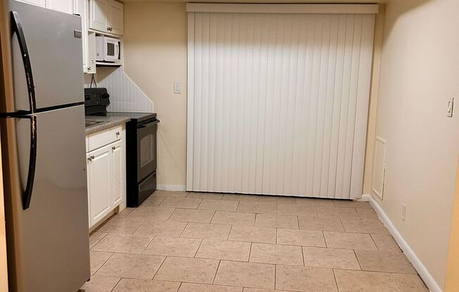 2 beds, 1 bath, $2,000, Unit Unit B