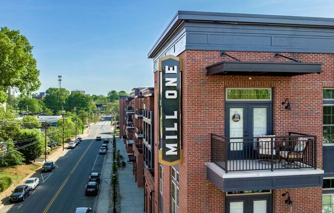 Studio, 1 bath, 640 sqft, $1,274, Unit 408 S2