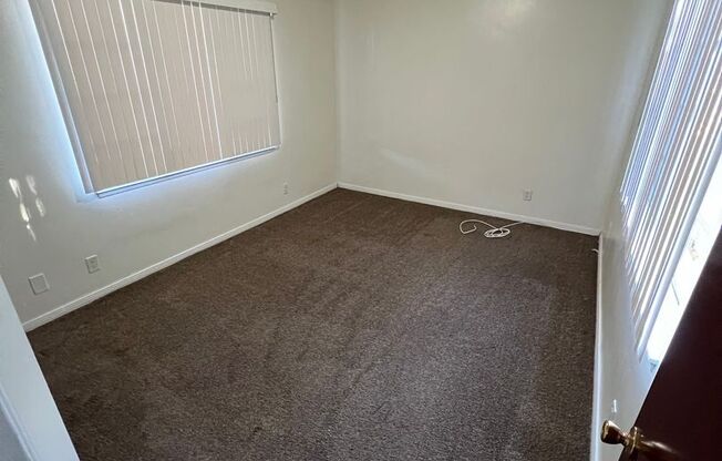 2 beds, 1 bath, 1,000 sqft, $1,795, Unit 12