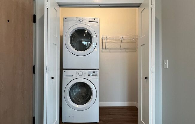 1 bed, 1 bath, 824 sqft, $1,825, Unit WR 305-301