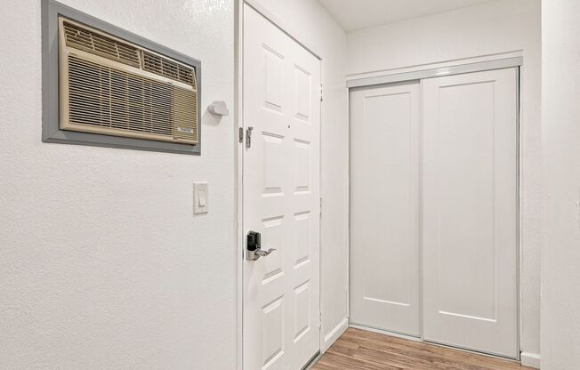 Updated 1-Bedroom Condo with Private Balcony and Garage