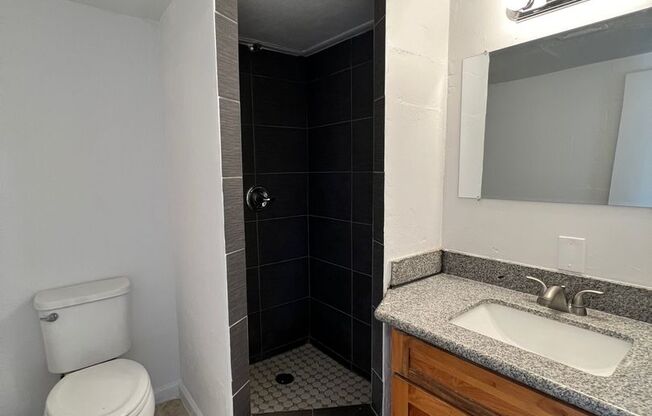 2 beds, 1 bath, $1,300