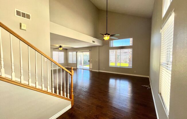 **$800 OFF MOVE IN BY 12/12/25**Spacious 3 Bedroom, 2.5 Bath Home with No HOA and Modern Finishes
