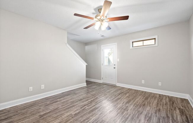 3 beds, 3 baths, $1,425, Unit # 201