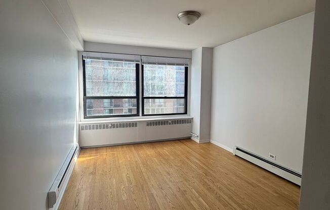 1 bed, 1 bath, 700 sqft, $1,850, Unit 418-0701