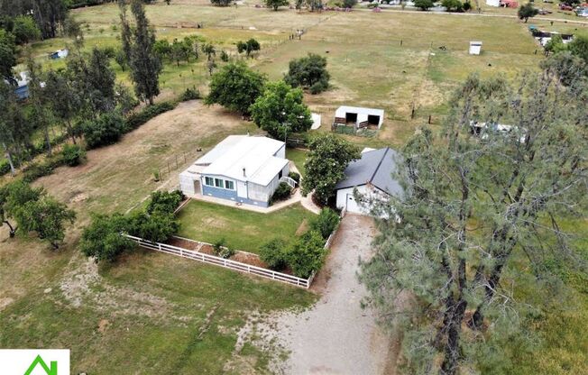 5182 Poplar Ave - Cozy Country Home with Fenced Yard