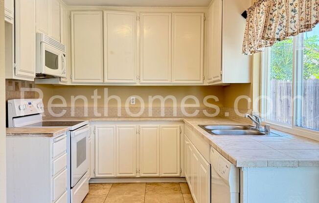 Penasquitos, 11173 Socorro St, Dual Pane Windows, Fireplace, Air Conditioner, 2 Car Garage with Opener.