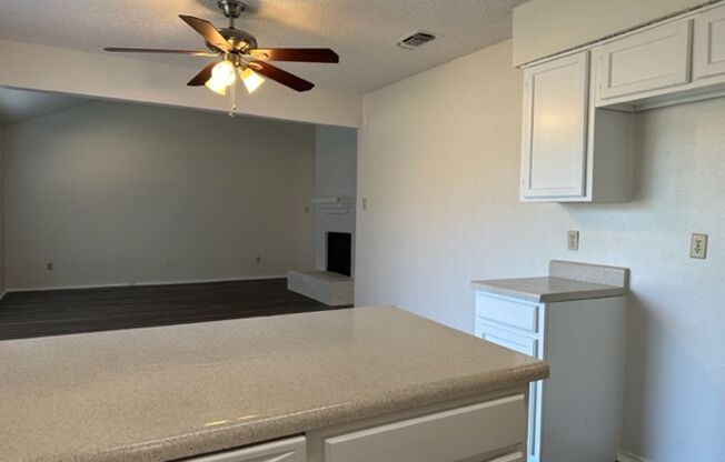 3 beds, 2 baths, $1,650