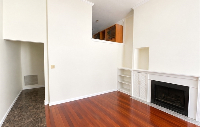 3 beds, 3.5 baths, 1,900 sqft, $4,800, Unit TH-3