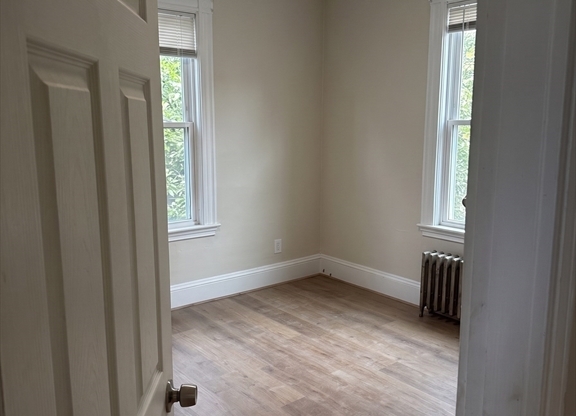 211 DELHI ST