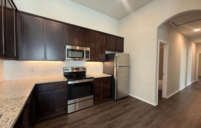 Great Duplex, no carpet, move-in ready