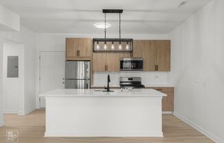 7717 N Sheridan