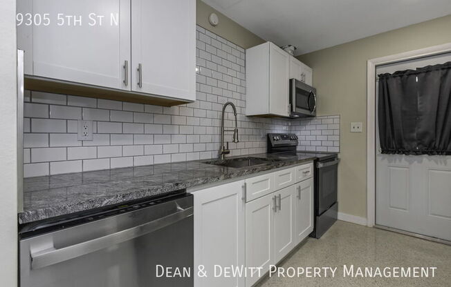 9305 5 ST N