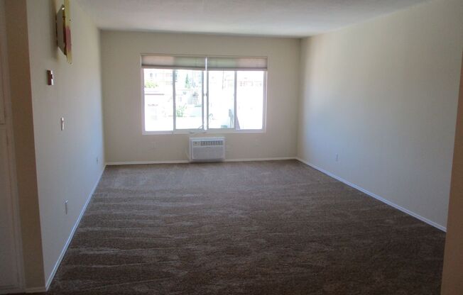 Desirable Park Blvd 1 Bdr 1 Ba 3rd Floor Condo in Hillcrest