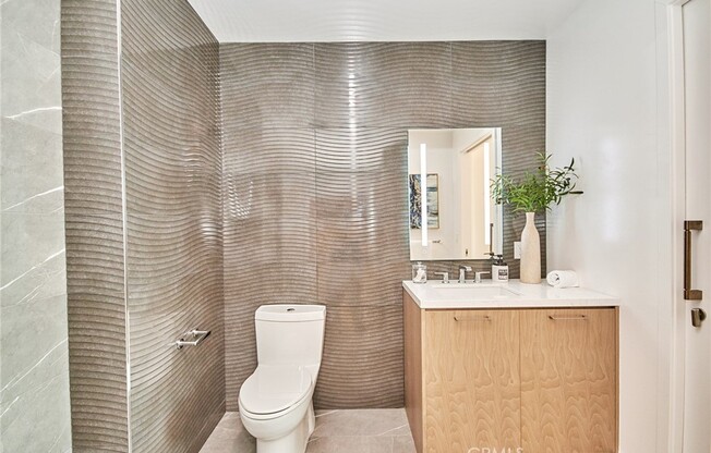 1 bed, 1 bath, 711 sqft, $3,200, Unit 2411