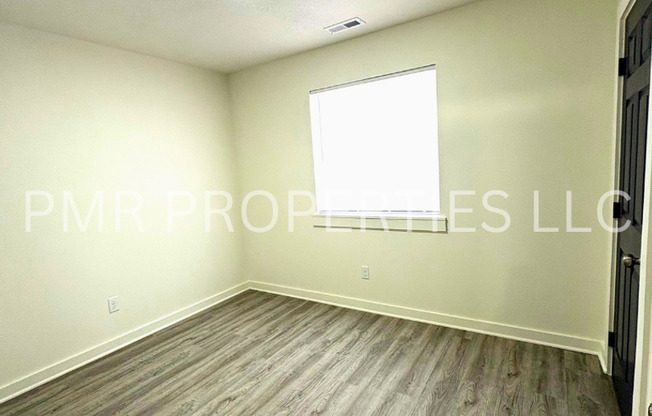 3 Bedrooms/2 Bathroom House