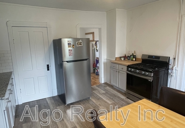 3449 SNELLING AVE