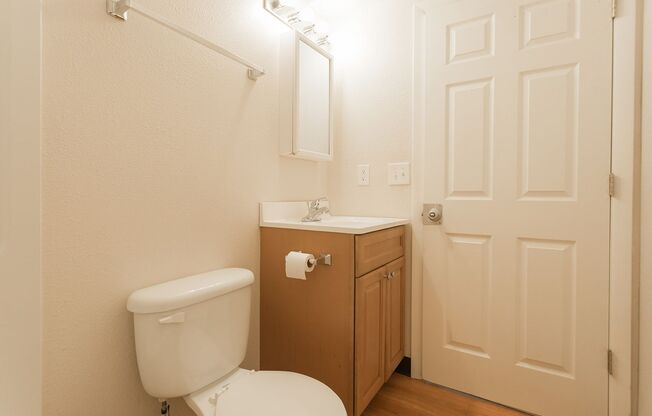 2 beds, 1 bath, 690 sqft, $2,800, Unit 210