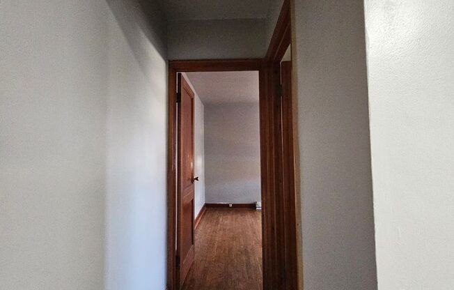 1 bed, 1 bath, $775, Unit 950 PENN AVE. #2