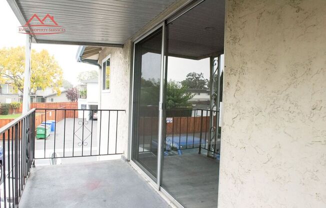 3820 MOORPARK AVE
