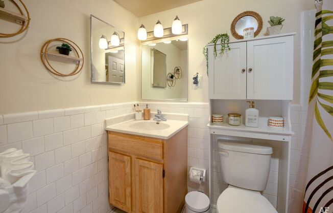 1 bed, 1 bath, 800 sqft, $2,010, Unit 1812WL-201