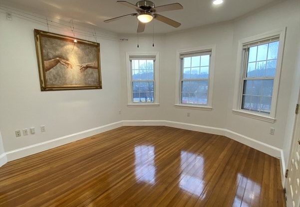 200 HYDE PARK AVE