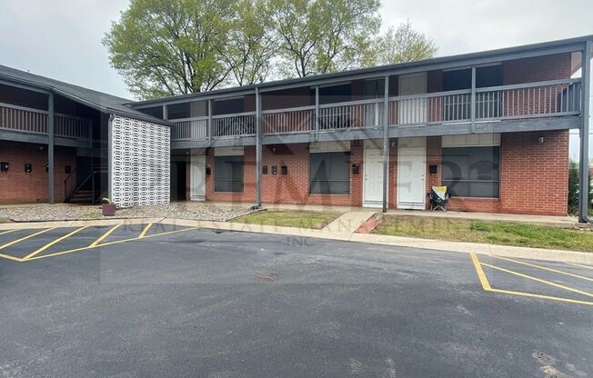 Updated 1 bedroom / 1 bath apartment - 60 West Apartments -6053 Barton Dr Shawnee, KS 66203 - great location -  $815 rent + $25 water fee
