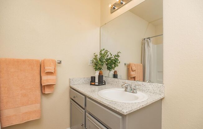 2 beds, 1 bath, 945 sqft, $1,695, Unit 73158