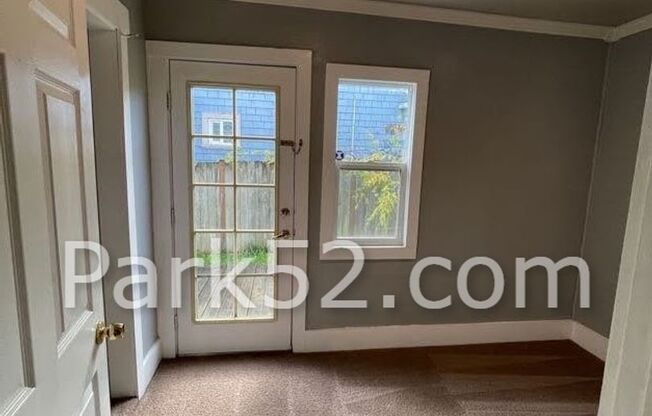 3 beds, 1 bath, $2,100