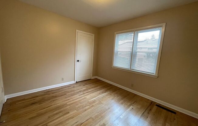 3 beds, 1 bath, $2,695