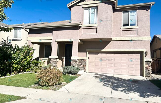 Gorgeous 4 Bedroom 2.5 Bathroom 2 Story Home!! Located in Spanish Springs!