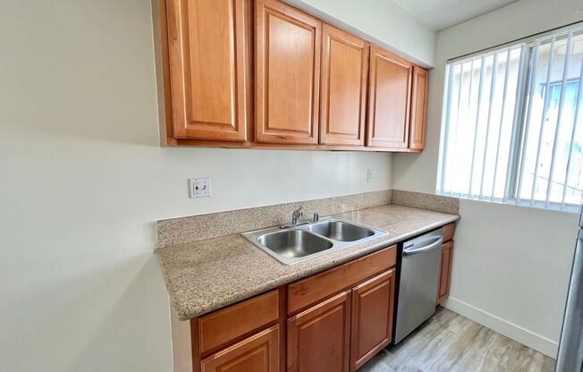 2 beds, 2 baths, 925 sqft, $2,699, Unit 7