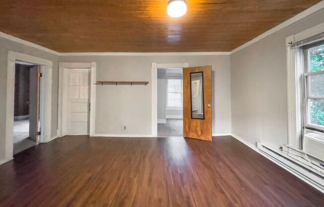 1 bed, 1 bath, 752 sqft, $750, Unit 810