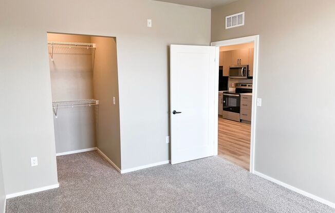 1 bed, 1 bath, 644 sqft, $995, Unit Bldg 5 Apt 5316