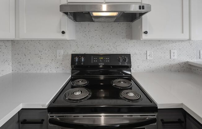 2 beds, 1.5 baths, 860 sqft, $2,250, Unit 404