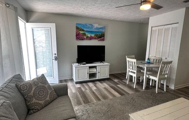 1 bed, 1 bath, $1,400, Unit UNIT J3