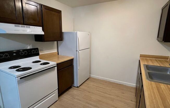 1 bed, 1 bath, 615 sqft, $650, Unit 28