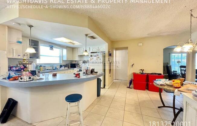 3 beds, 2 baths, 1,918 sqft, $1,950