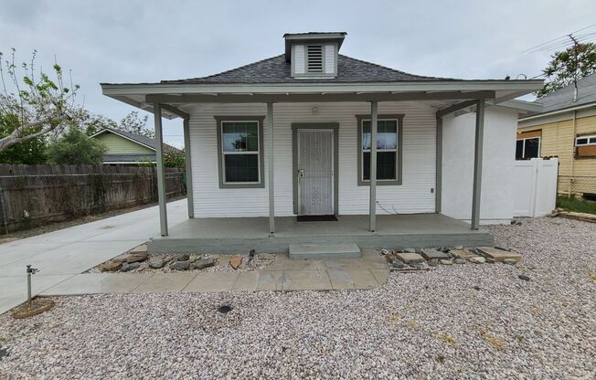 Single-Story 2-Bedroom Home Close to the University of Redlands!