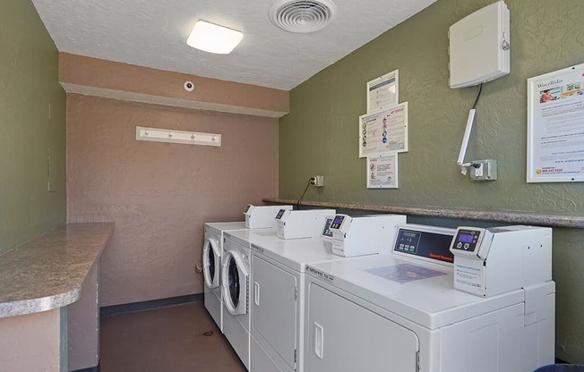 Clean Laundry Room at Colonial Garden Apartments, San Mateo