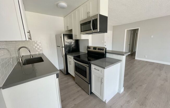 2 beds, 1.5 baths, $2,210, Unit 3