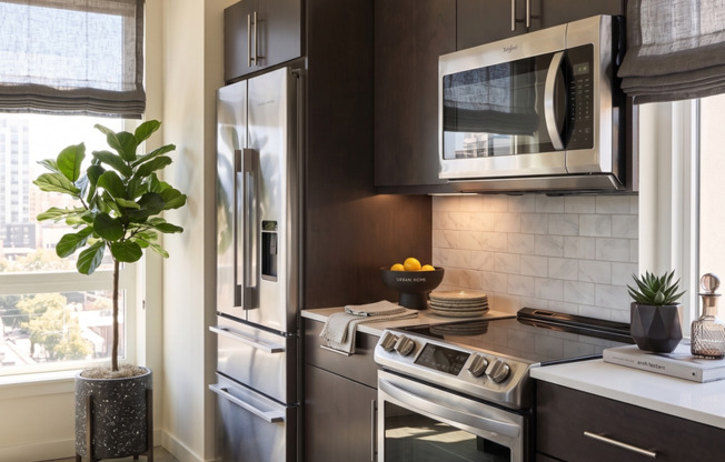 2 beds, 1 bath, 643 sqft, $2,975, Unit 210